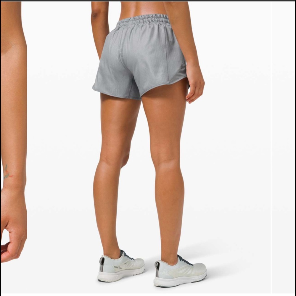 NWT Lululemon Hotty Hot LR Shorts - Picture 2 of 8
